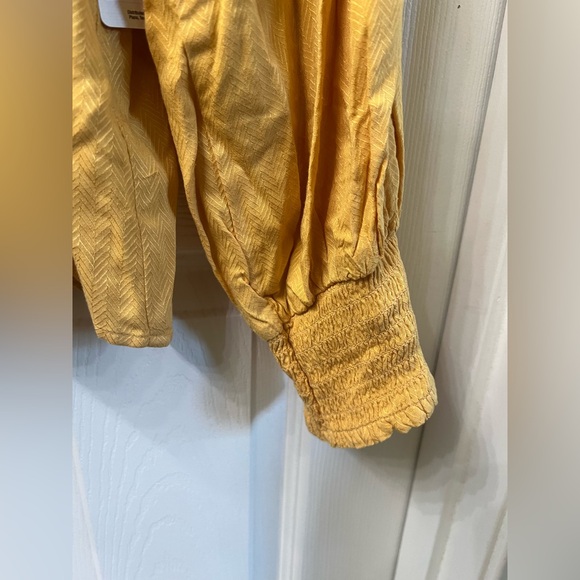 a.n.a Yellow Long Sleeve Relaxed Blouse NWT - Picture 2 of 6